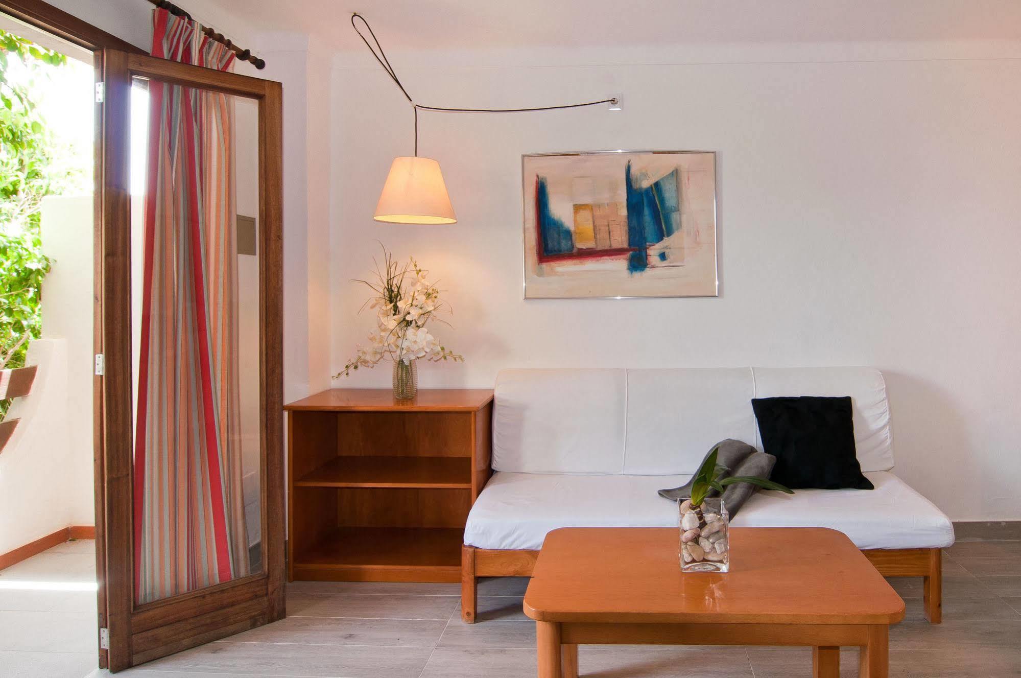 Apartamentos Estanques Colonia de Sant Jordi Luaran gambar
