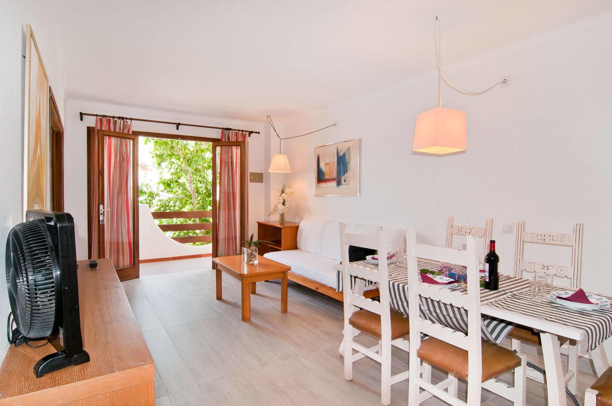 Apartamentos Estanques Colonia de Sant Jordi Luaran gambar