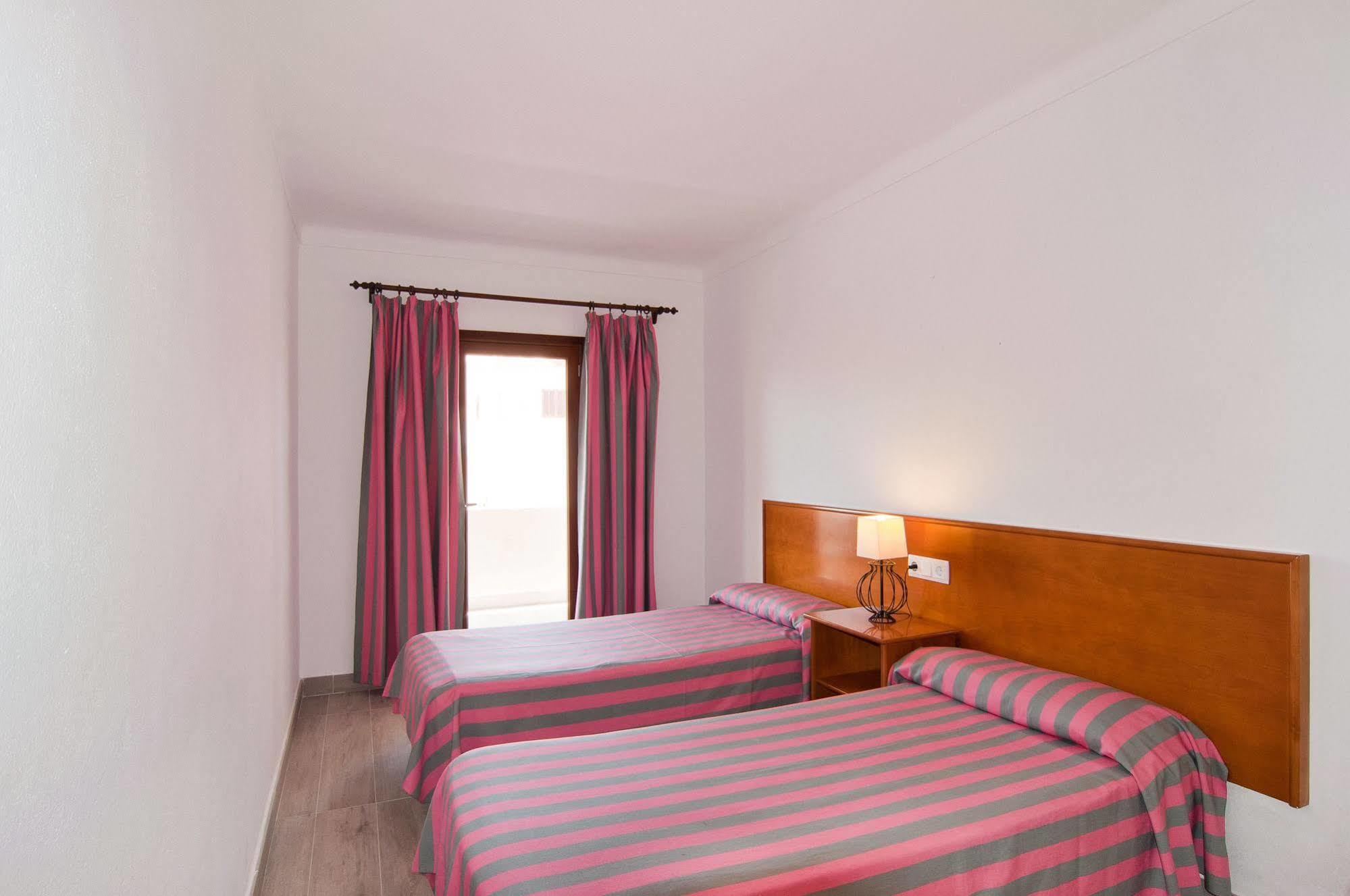 Apartamentos Estanques Colonia de Sant Jordi Luaran gambar
